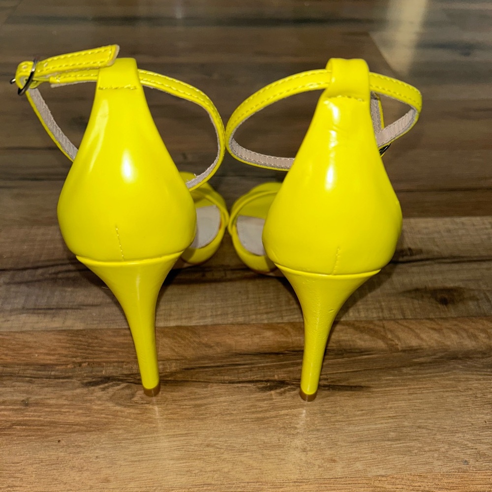 STEVE MADDEN patent leather heels - Picture 2 of 4